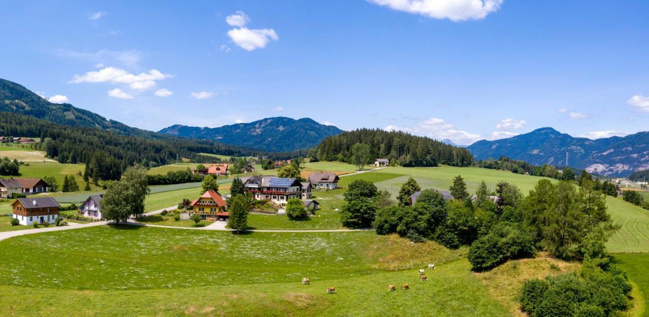 Hotel Gasthof Zur Linde Mariahof Dış mekan fotoğraf